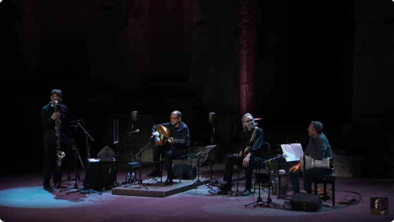 Afficher la vidéo Anouar Brahem "The Astounding Eyes Of Rita" Live at Acropolis, Athens - 2021